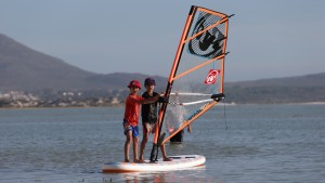 kids-windsurfing